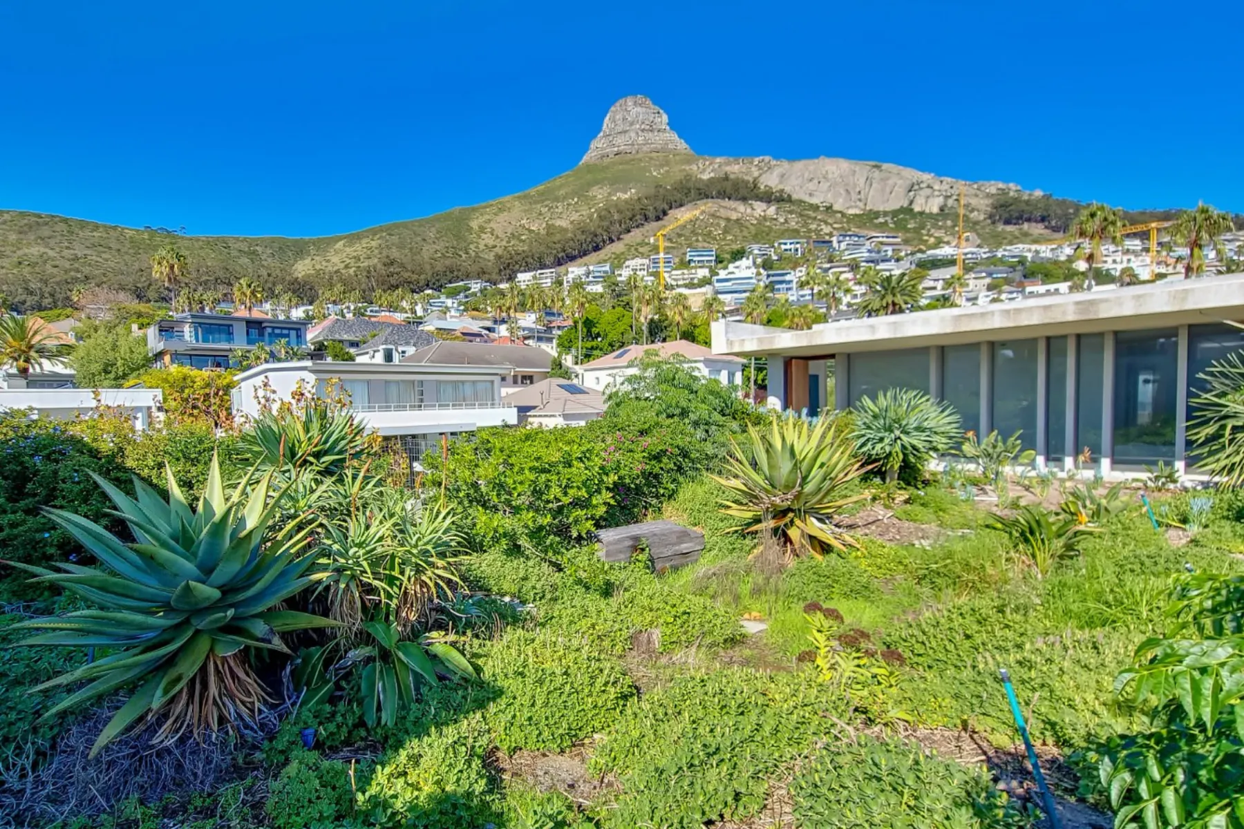 8 Bedroom Property for Sale in Fresnaye Western Cape